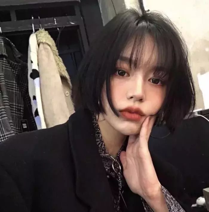 偷偷接吻